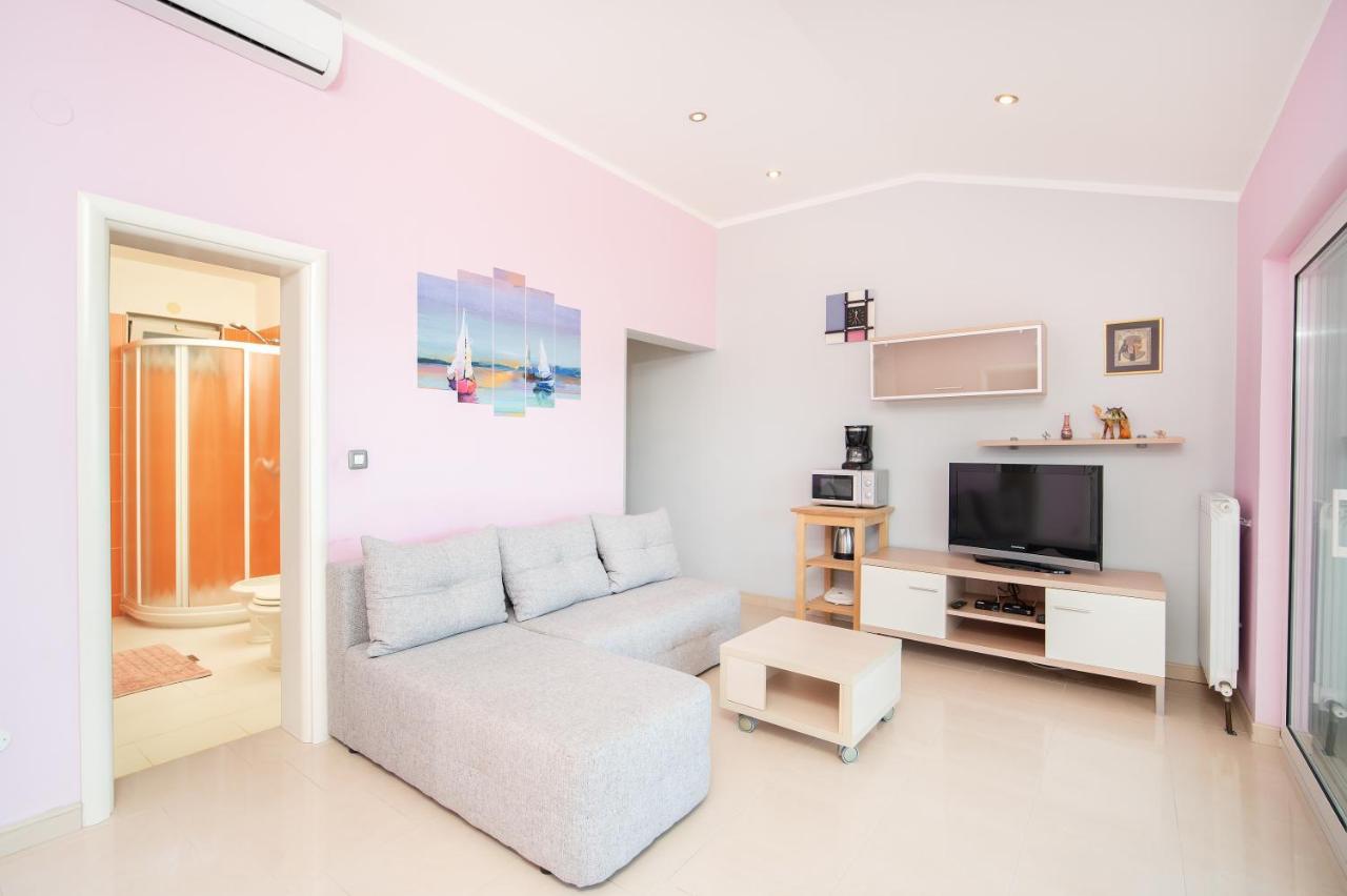 Apartments Oriana 拉巴克 外观 照片